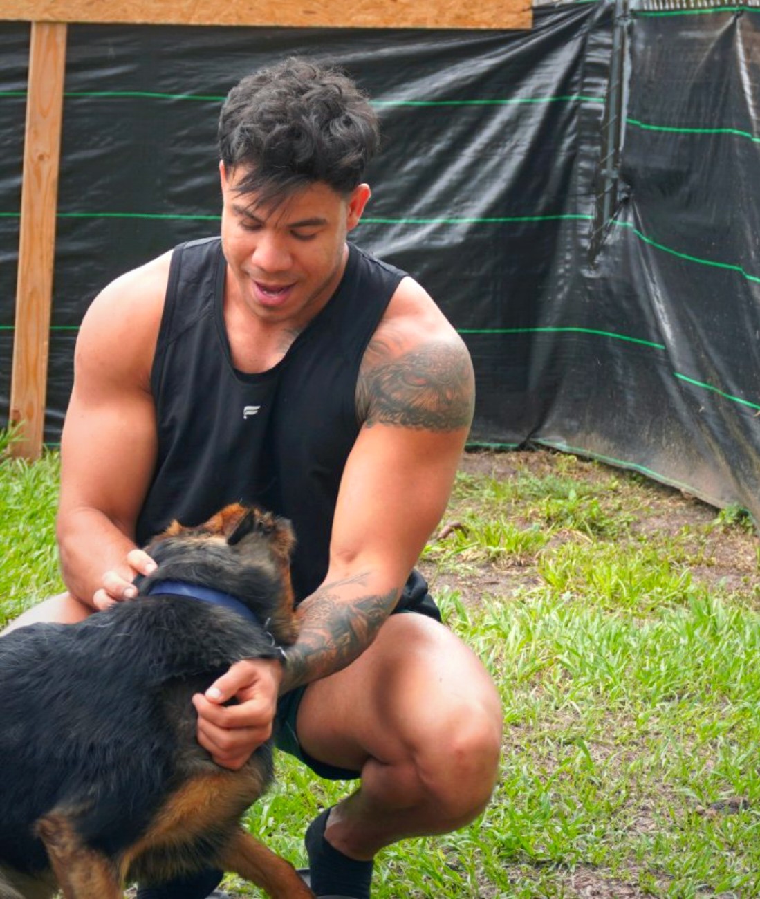 Jugando con un cachorro